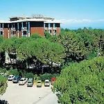 Meridianus 4* لينانو سابيادورو