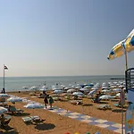 Meridianus فندق 4*