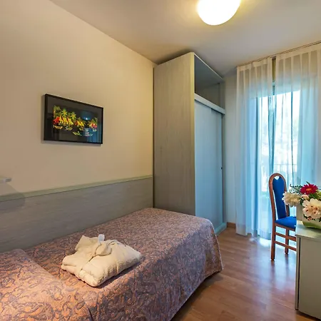Отель Meridianus 4*