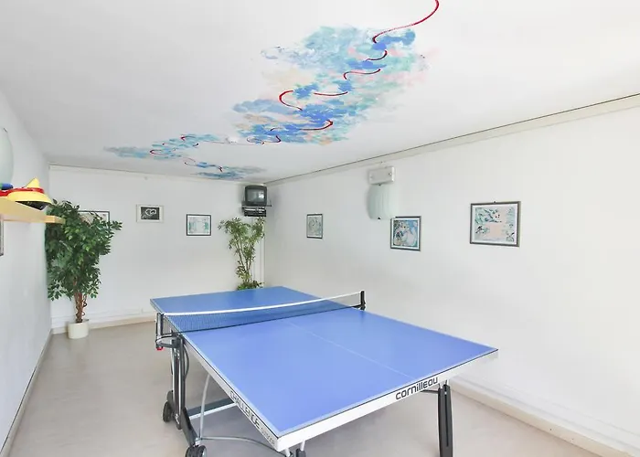 Отель Meridianus 4*